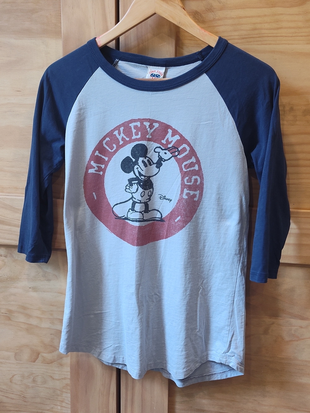 Junk Food Women's Disney Mickey Mouse Light Gray & Navy Raglan Tee | Small